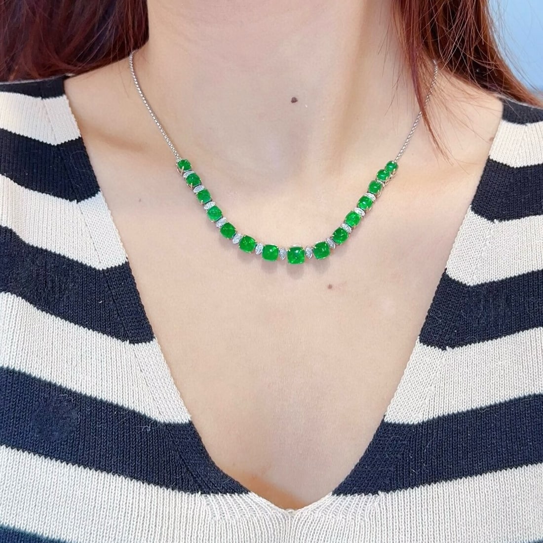 14k Gold 11.6 Ct Vivid Green Natural Emerald & Diamond Necklace - 4