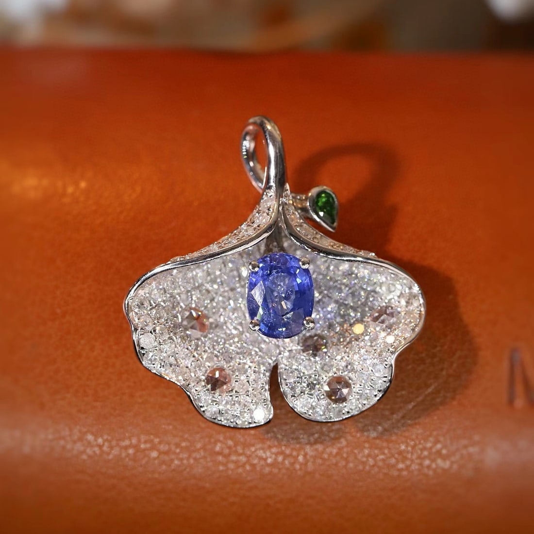 14k Gold 2.49 Ctw Natural Sapphire & Diamond Pendant( Without Chain ): Ref:230940163 // gold content:14k gold // main gemstone:sapphire // shape:oval // carat weight:0. 99ct // color:blue // treatment:natural // // adjacent gemstone 2 : diamond // shape:round // carat