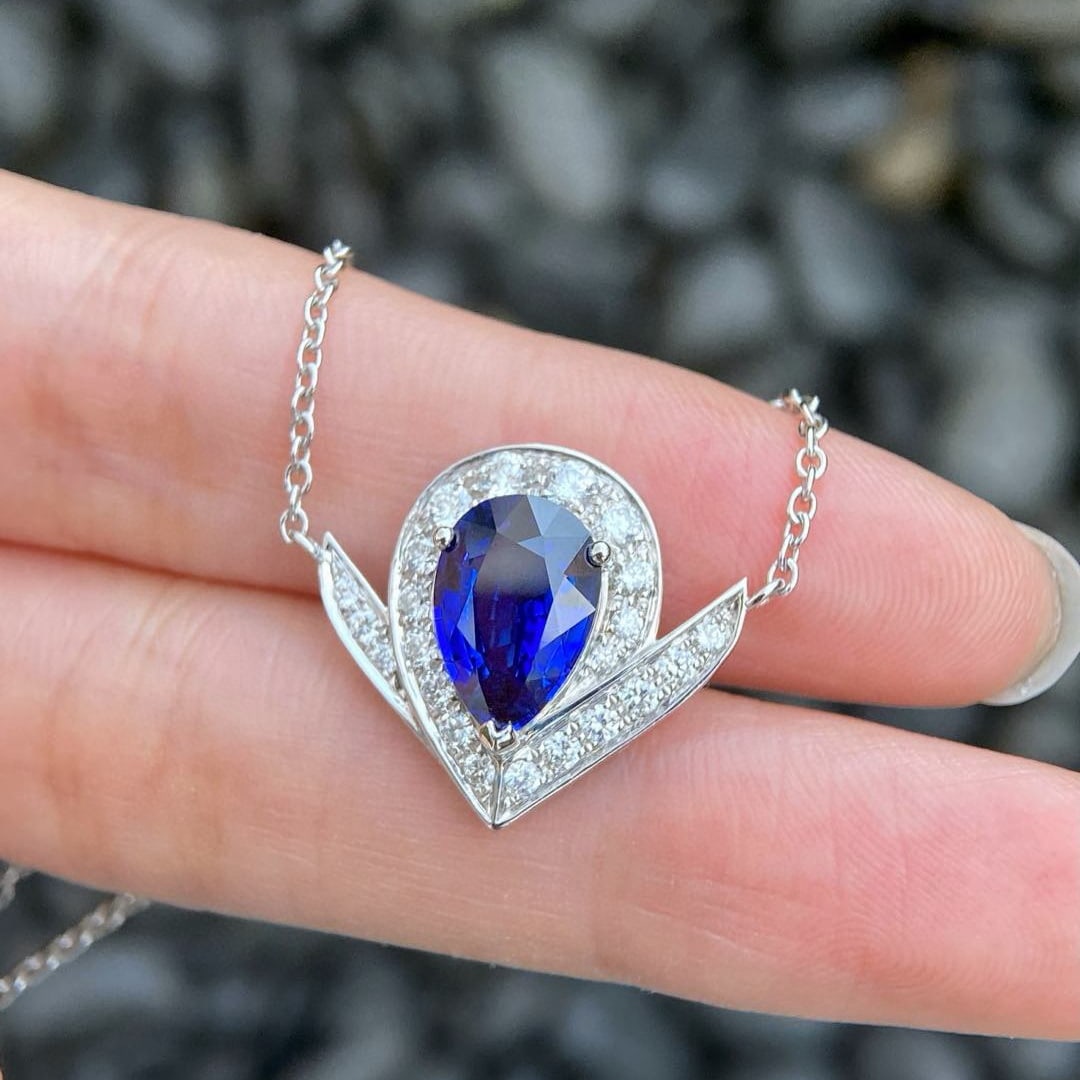 14k Gold 3.43 Ctw Natural Sapphire & Diamond Necklace: Ref:230940170 // gold content:14k gold // main gemstone:sapphire // shape:pear // carat weight:3. 13ct // color:royal blue // treatment:natural // // adjacent gemstone 2 : diamond // shape:round //