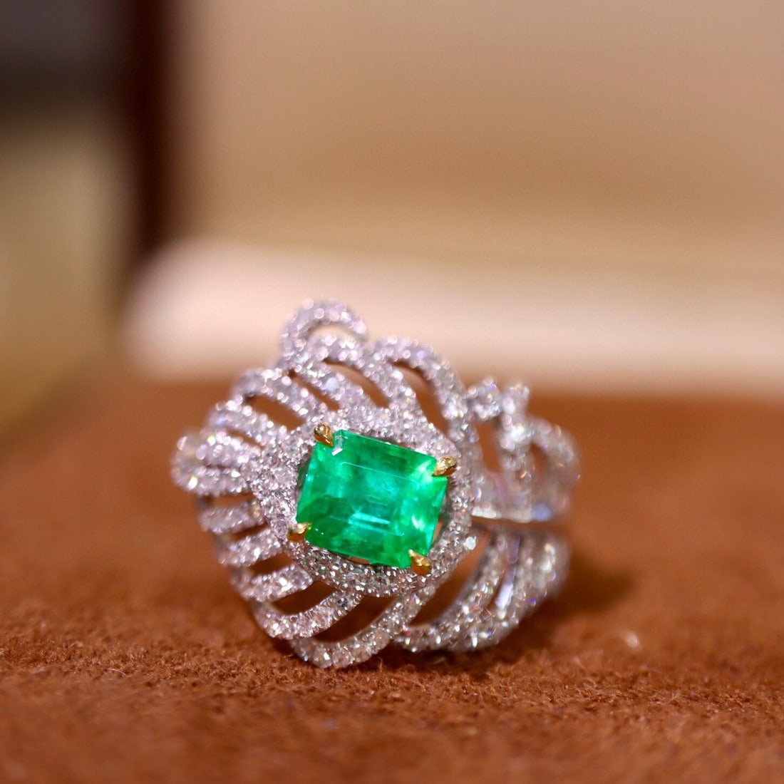 14k Gold 1.12 Ctw Vivid Green Natural Emerald & Diamond Ring: Ref:230940172 // gold content:14k gold // ring size:7. 25us // // main gemstone:emerald // shape:octagonal // carat weight:0. 68ct // color:vivid green // treatment:natural // // adjacent gemstone