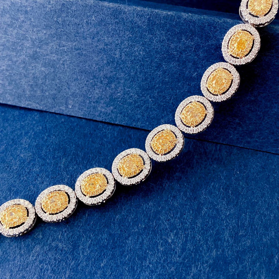 14k Gold 5.05 Ctw Natural Yellow Diamond & Diamond Bracelet - 2