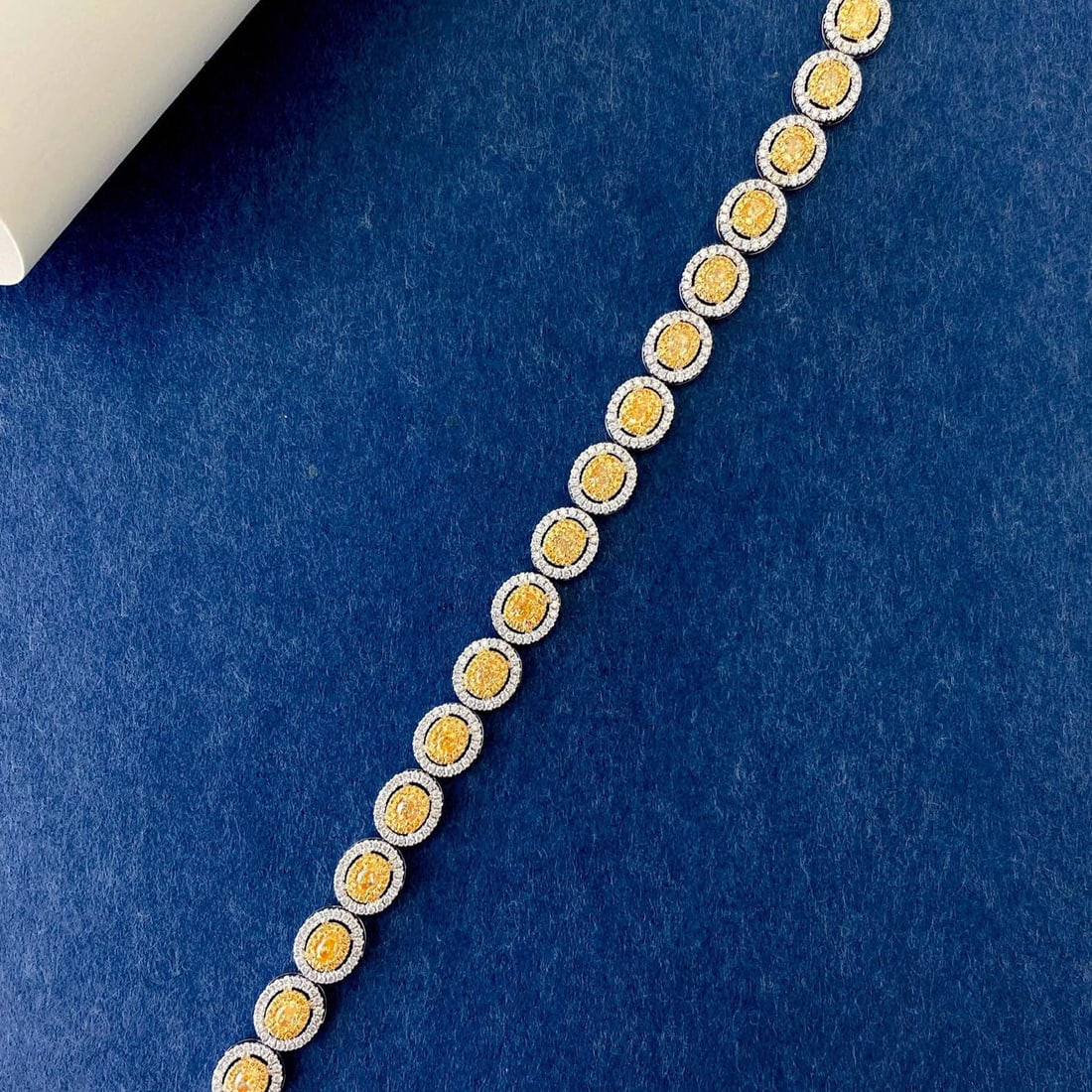 14k Gold 5.05 Ctw Natural Yellow Diamond & Diamond Bracelet - 5
