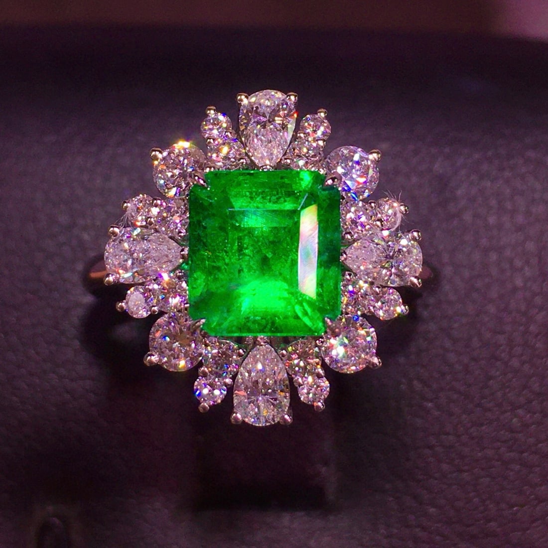 14k Gold 1.5 Ct Vivid Green Natural Emerald & Diamond Ring/pendant( Without Chain ): Ref:230940175 // gold content:14k gold // ring size:7. 25us // // main gemstone:emerald // shape:octagonal // carat weight:1. 5ct // color:vivid green // treatment:natural // // adjacent gemstone 2 :