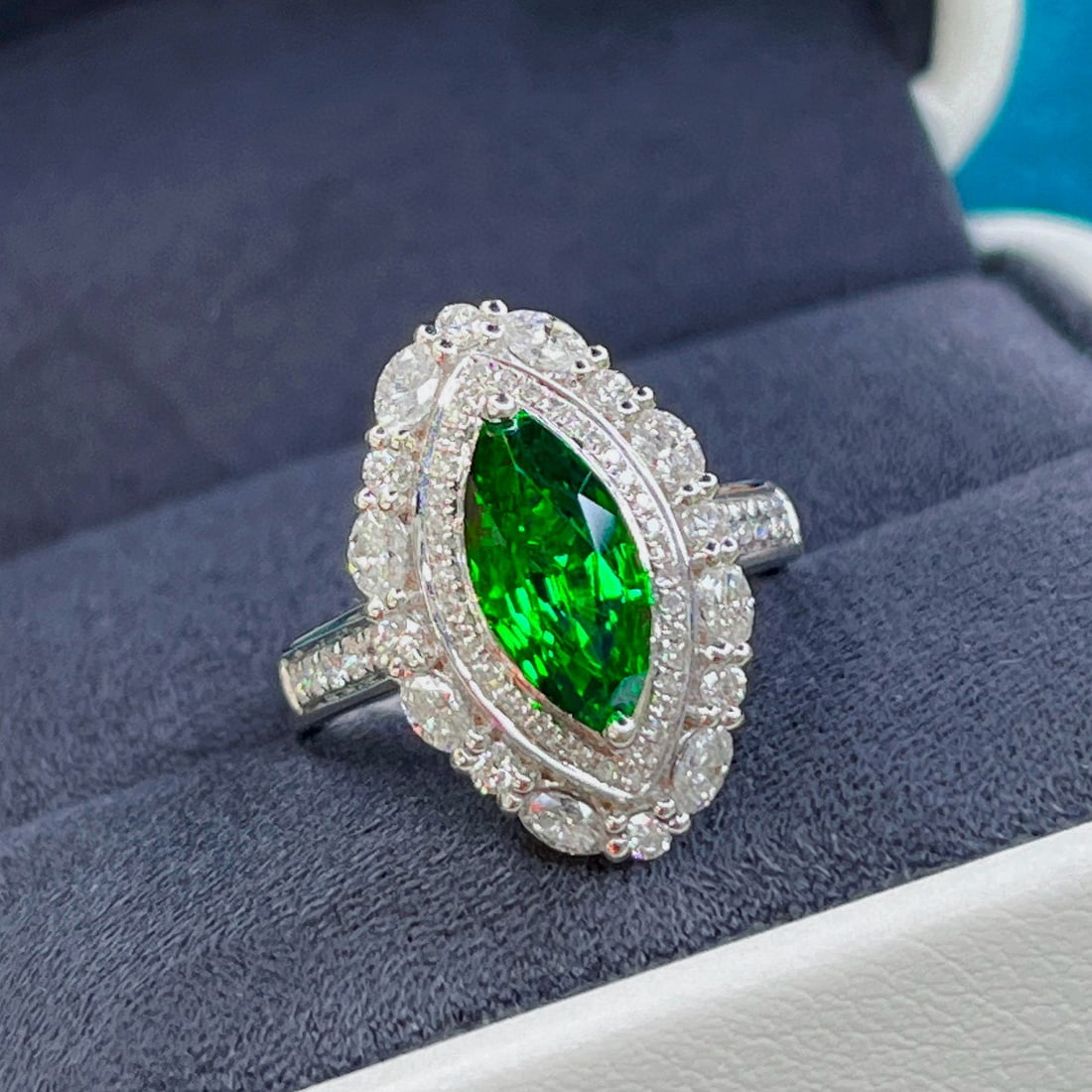 14k Gold 2.06 Ct Vivid Green Natural Tsavorite & Diamond Ring/pendant( Without Chain ) - 3