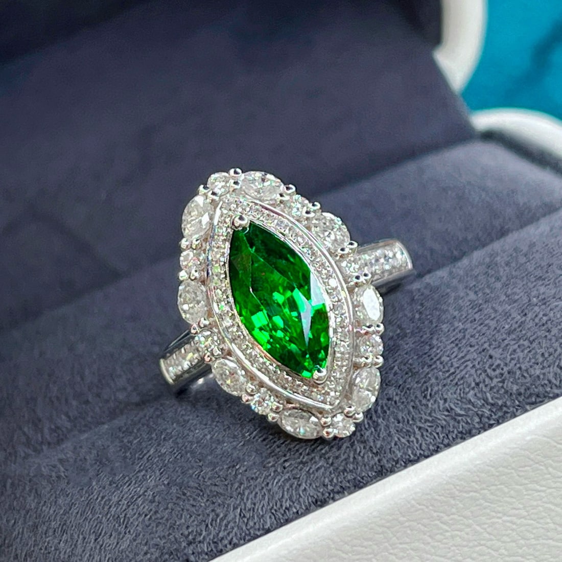 14k Gold 2.06 Ct Vivid Green Natural Tsavorite & Diamond Ring/pendant( Without Chain ) - 7