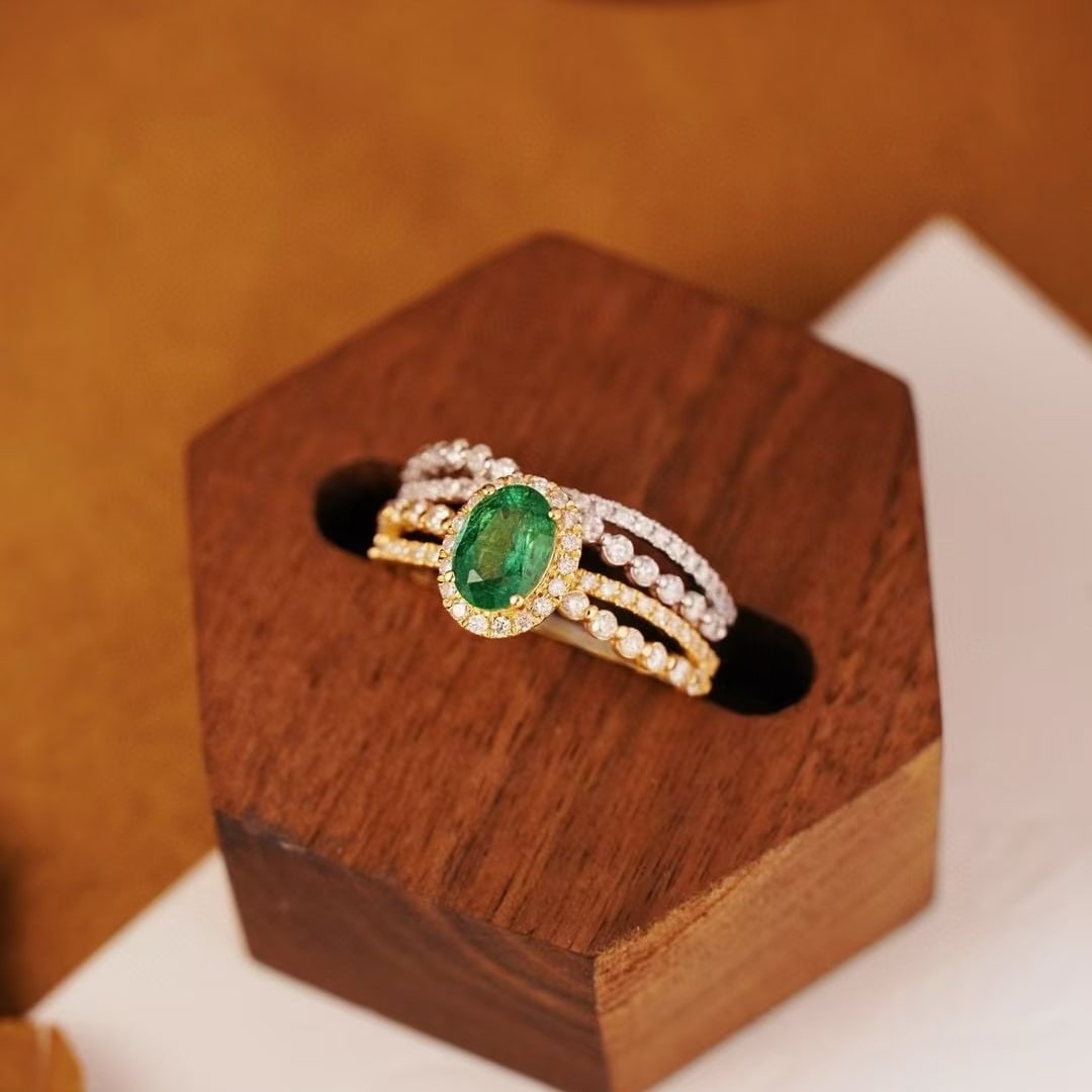 14k Gold 1.7 Ctw Vivid Green Natural Emerald & Diamond Ring - 5