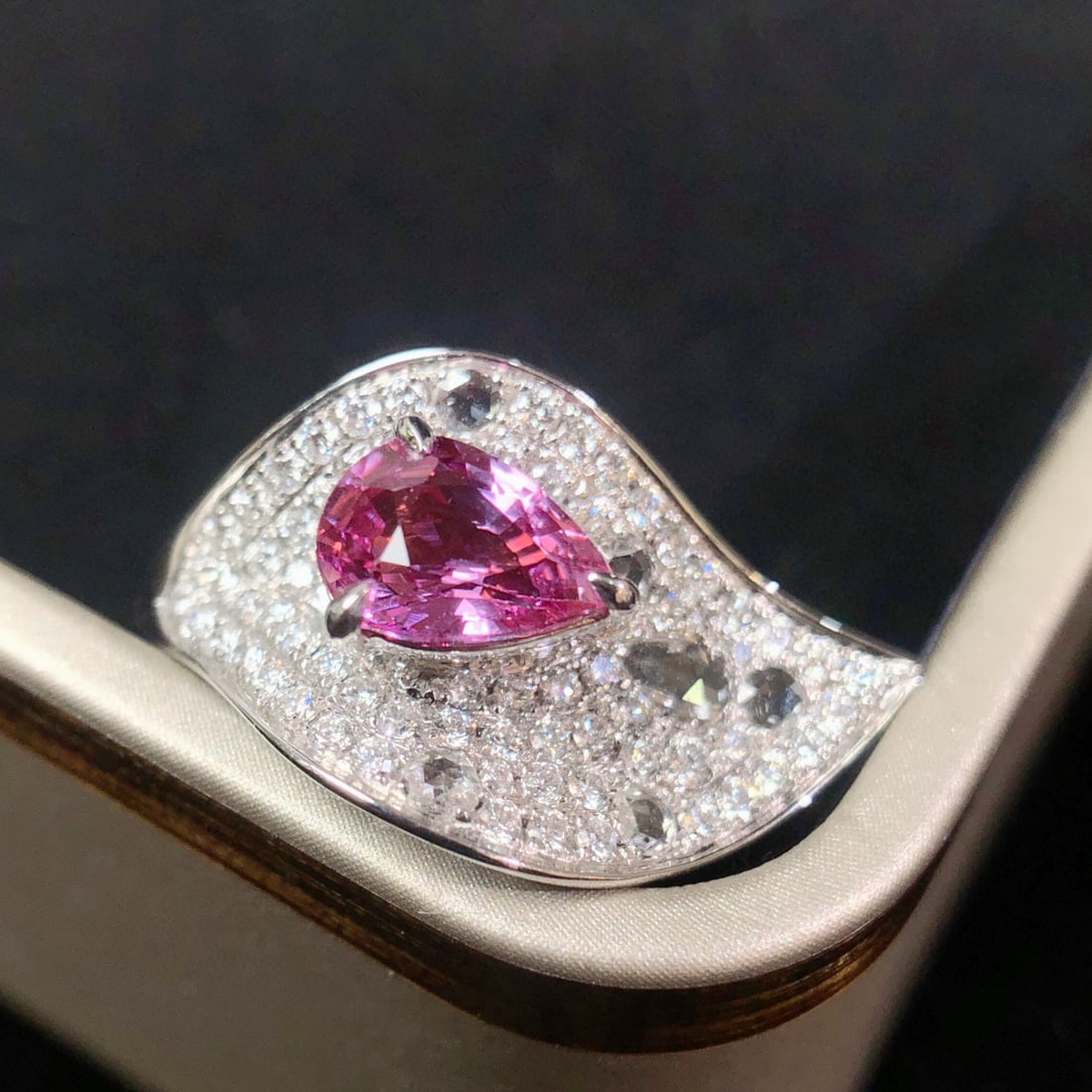 14k Gold 1.92 Ctw Natural Padparadscha Sapphire & Diamond Ring: Ref:230940186 // gold content:14k gold // ring size:7. 25us // // main gemstone:padparadscha sapphire // shape:pear // carat weight:1. 18ct // color:orangish pink // treatment:natural // //