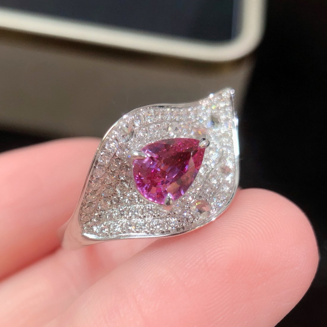 14k Gold 1.92 Ctw Natural Padparadscha Sapphire & Diamond Ring - 4