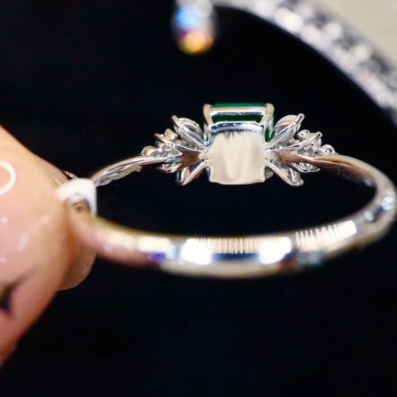 14k Gold 1.01 Ctw Vivid Green Natural Emerald & Diamond Ring - 4