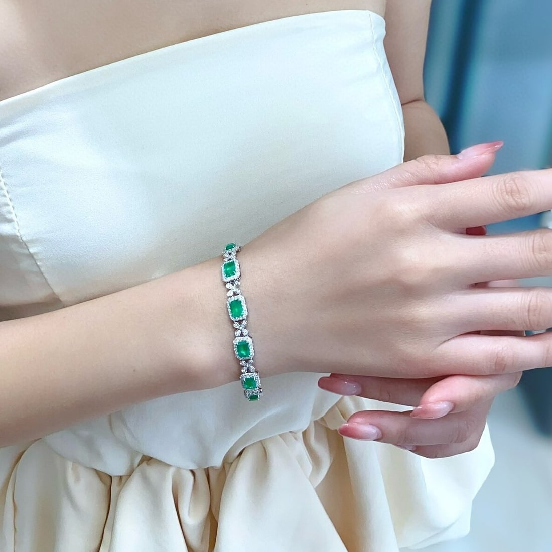 14k Gold 5.03 Ctw Vivid Green Natural Emerald & Diamond Bracelet - 5