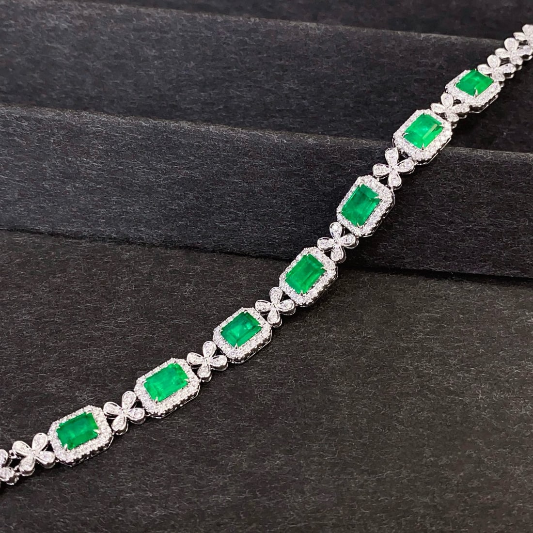 14k Gold 5.03 Ctw Vivid Green Natural Emerald & Diamond Bracelet - 6