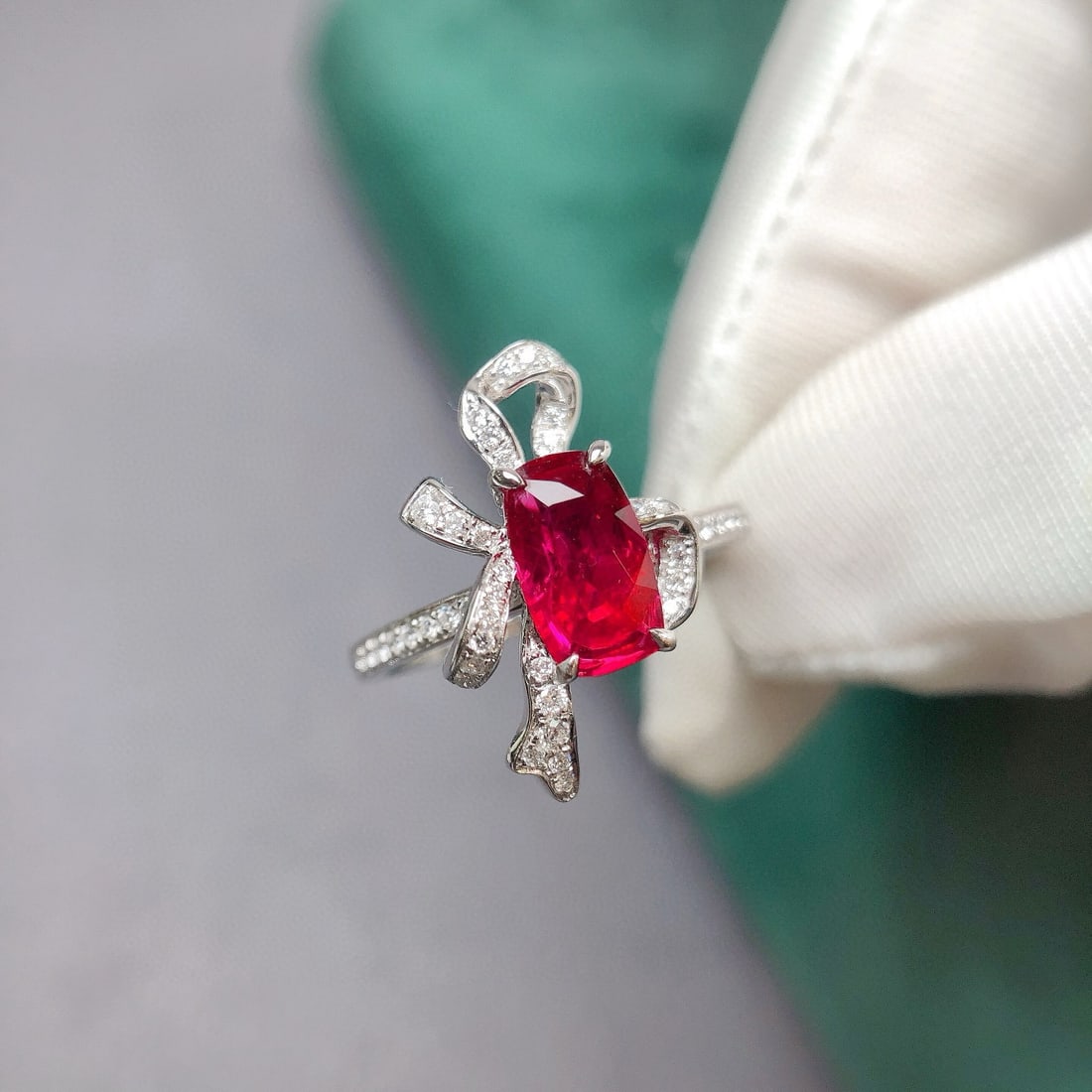 14k Gold 1.33 Ctw Natural Ruby & Diamond Ring - 4