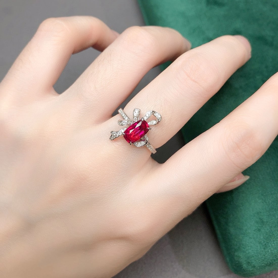 14k Gold 1.33 Ctw Natural Ruby & Diamond Ring - 6