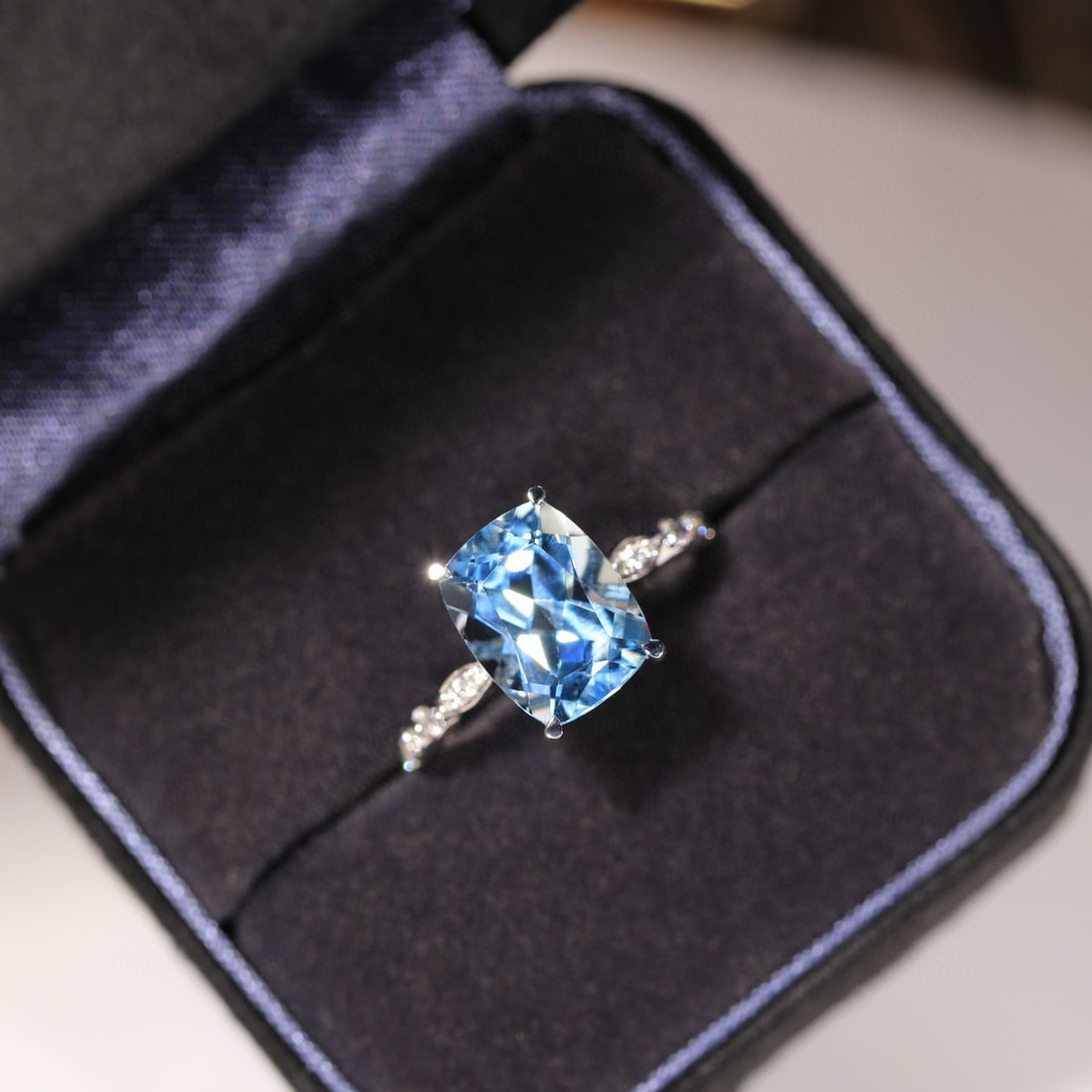 14k Gold 2.56 Ct Natural Aquamarine & Diamond Ring: Ref:230940239 // gold content:14k gold // ring size:7. 25us // // main gemstone:aquamarine // shape:cushion // carat weight:2. 56ct // color:santa maria color // treatment:natural // // adjacent