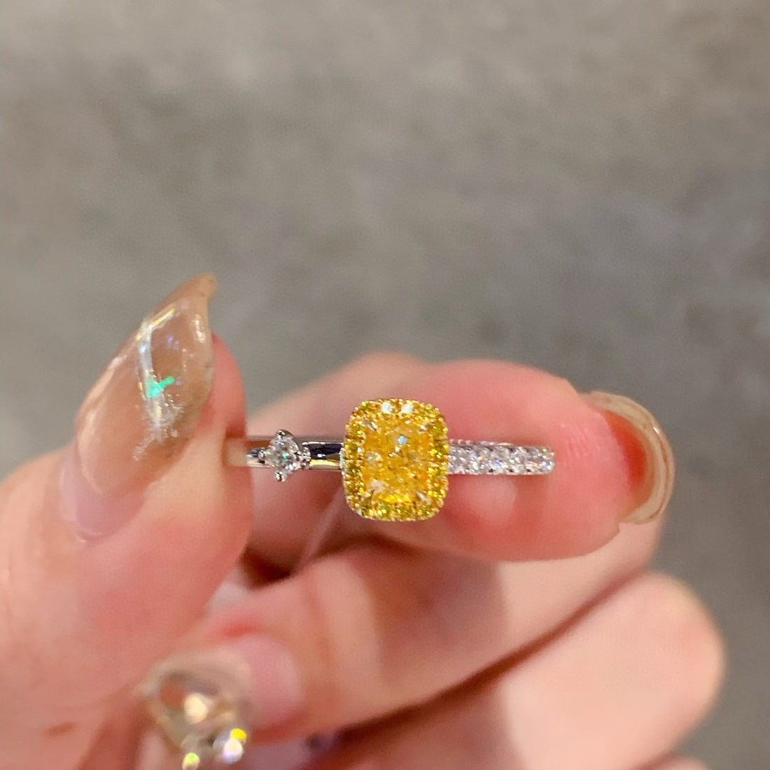 14k Gold 0.51 Ctw Natural Yellow Diamond & Diamond Ring - 5