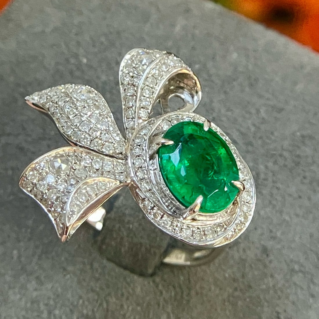 14k Gold 2.57 Ctw Vivid Green Natural Emerald & Diamond Ring - 5