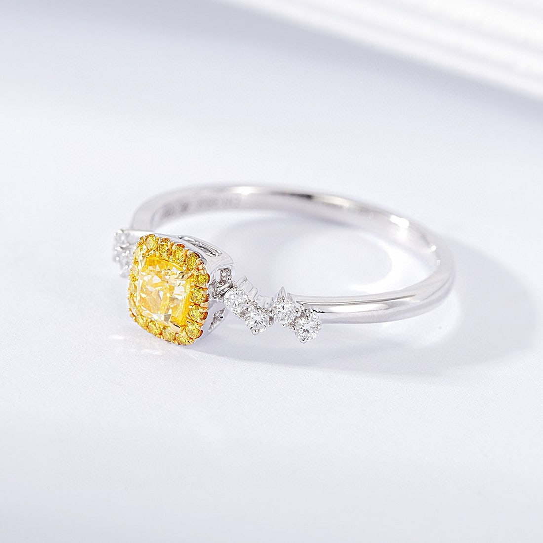 14k Gold 0.47 Ctw Natural Yellow Diamond & Diamond Ring - 3