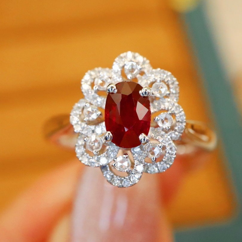 14k Gold 1.07 Ctw Natural Ruby & Diamond Ring: Ref:230940294 // gold content:14k gold // ring size:7. 25us // // main gemstone:ruby // shape:oval // carat weight:0. 83ct // color:pigeonblood red // treatment:natural // // adjacent gemstone 2 : dia