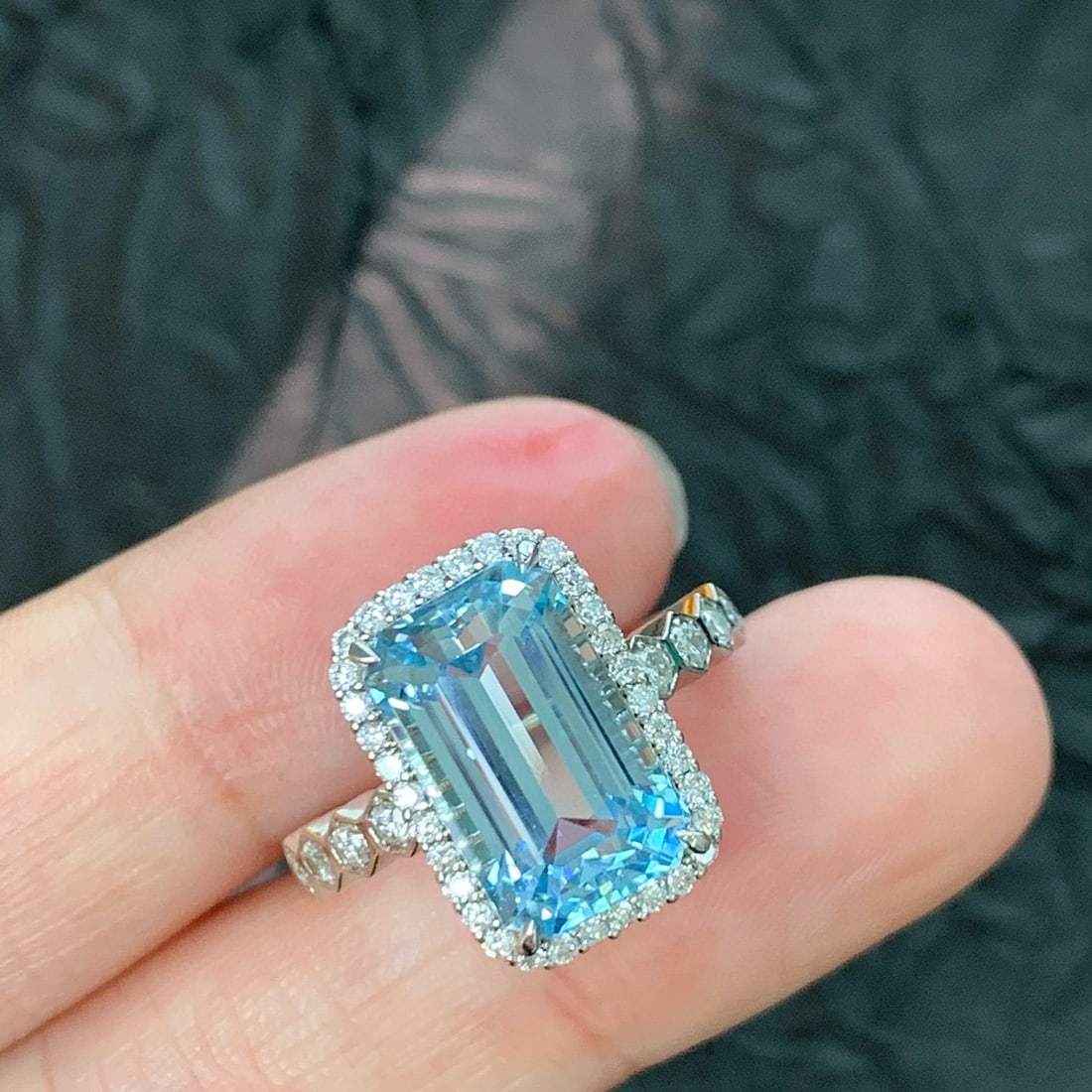 14k Gold 5.74 Ctw Natural Aquamarine & Diamond Ring - 3