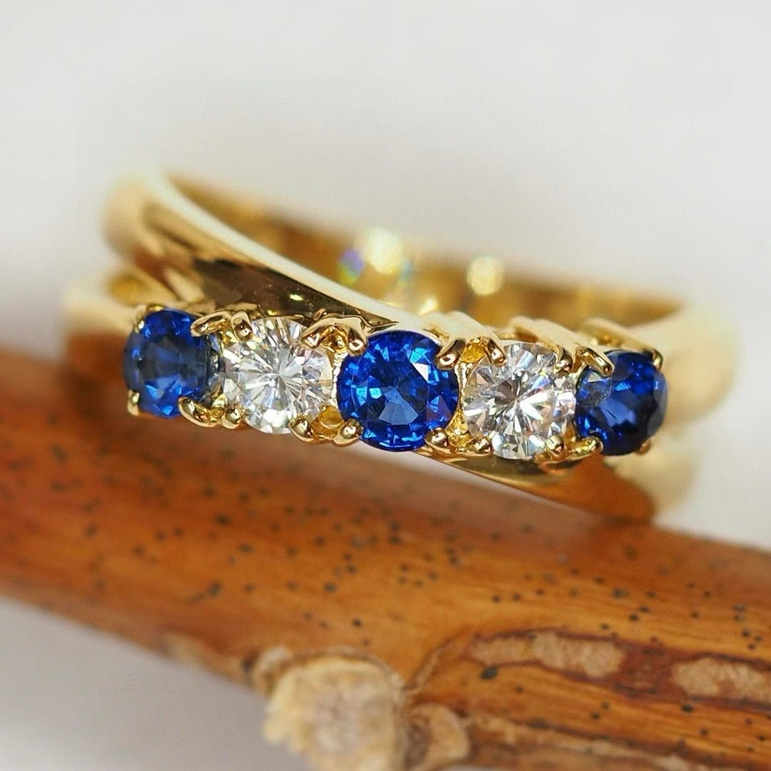 14k Gold 0.75 Ctw Vivid Blue Natural Sapphire & Diamond Ring: Ref:230940307 // gold content:14k gold // ring size:7. 25us // // main gemstone:sapphire // shape:round // carat weight:0. 51ct // color:vivid blue // treatment:natural // cut grade:g // //