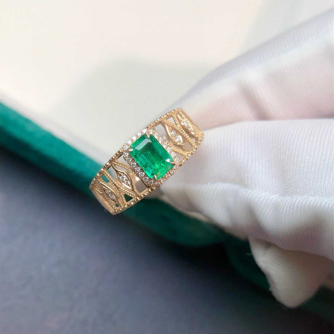 14k Gold 0.57 Ctw Vivid Green Natural Emerald & Diamond Ring - 4