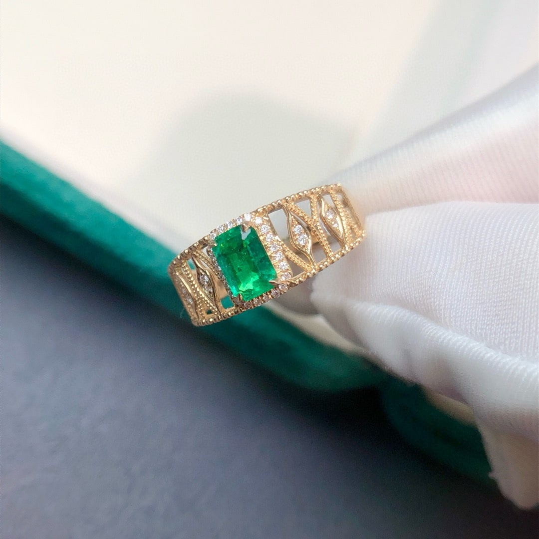 14k Gold 0.57 Ctw Vivid Green Natural Emerald & Diamond Ring - 6
