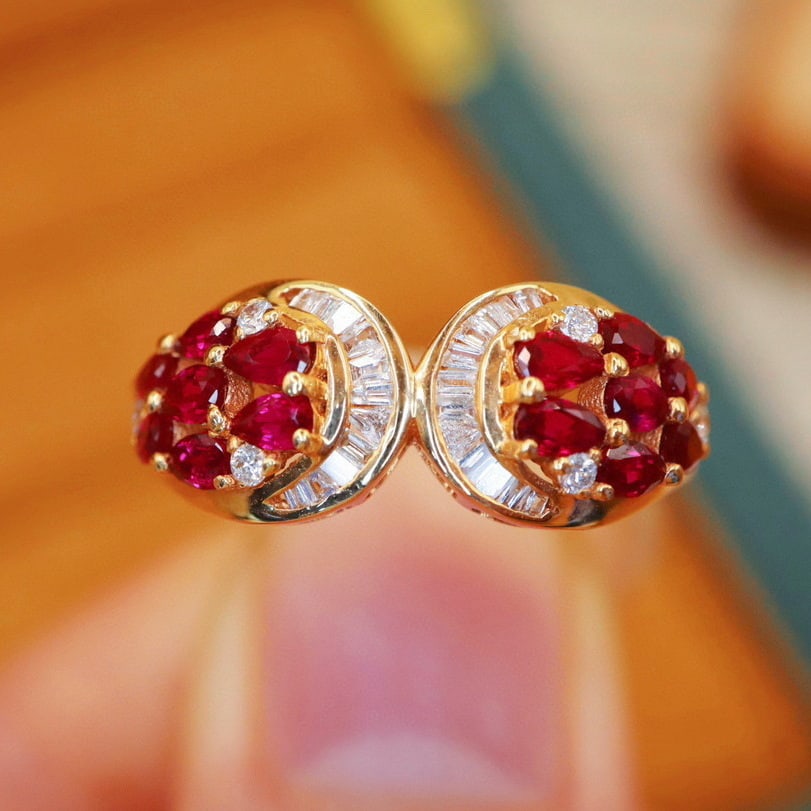 14k Gold 0.95 Ctw Vivid Red Natural Ruby & Diamond Ring: Ref:230940314 // gold content:14k gold // ring size:7. 25us // // main gemstone:ruby // shape:pear // carat weight:0. 75ct // color:vivid red // treatment:natural // // adjacent gemstone 2 :