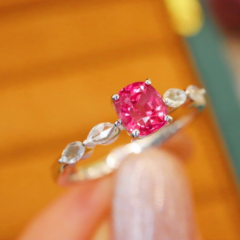 14k Gold 0.75 Ctw Natural Spinel & Diamond Ring - 3