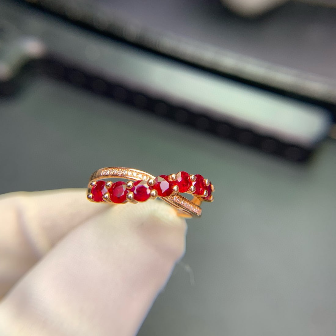 14k Gold 1.34 Ct Natural Ruby & Diamond Ring: Ref:230940334 // gold content:14k gold // ring size:7. 25us // // main gemstone:ruby // shape:round // carat weight:1. 34ct // color:pigeonblood red // treatment:natural // cut grade:g // //