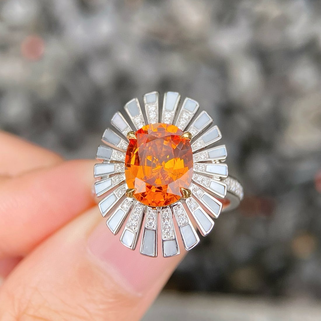 14k Gold 3.12 Ctw Natural Spessartine & Diamond Ring: Ref:230940340 // gold content:14k gold // ring size:7. 25us // // main gemstone:spessartine // shape:oval // carat weight:2. 82ct // color:orange // treatment:natural // // adjacent gemstone 2 : diamo