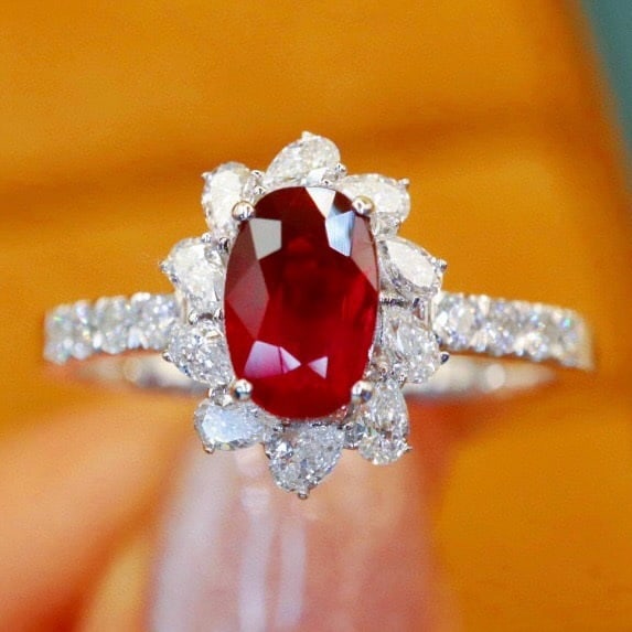 14k Gold 1.48 Ctw Natural Ruby & Diamond Ring: Ref:230940345 // gold content:14k gold // ring size:7. 25us // // main gemstone:ruby // shape:oval // carat weight:1. 02ct // color:pigeonblood red // treatment:natural // // adjacent gemstone 2 : dia