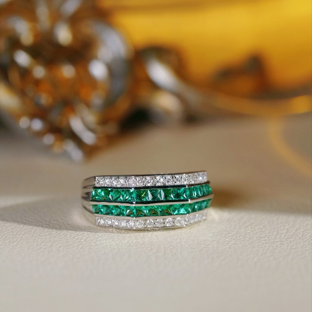 14k Gold 1.28 Ctw Vivid Green Natural Emerald & Diamond Ring: Ref:230940346 // gold content:14k gold // ring size:7. 25us // // main gemstone:emerald // shape:princess // carat weight:1. 00ct // color:vivid green // treatment:natural // // adjacent gemstone