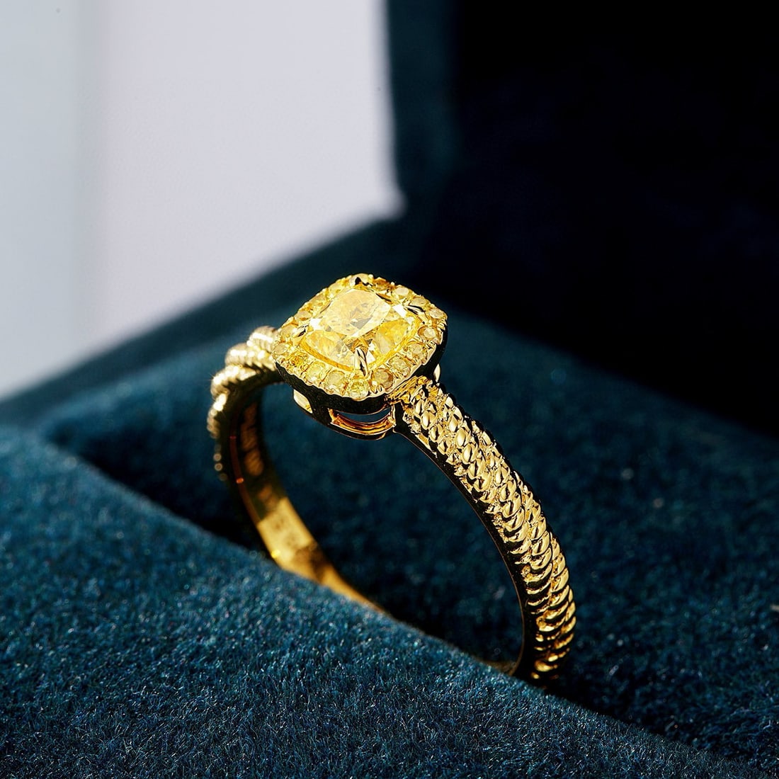 14k Gold 0.57 Ctw Natural Yellow Diamond & Yellow Diamond Ring - 3