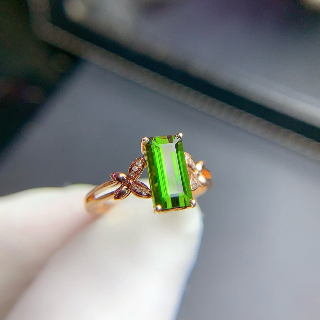 14k Gold 1.96 Ct Natural Tourmaline & Diamond Ring: Ref:230940367 // gold content:14k gold // ring size:7. 25us // // main gemstone:tourmaline // shape:octagonal // carat weight:1. 96ct // color:green // treatment:natural // // adjacent gemstone 2