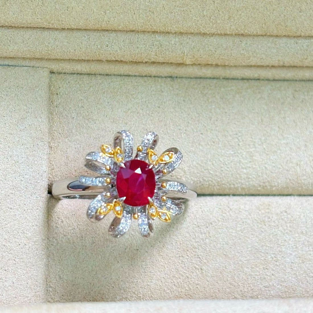 14k Gold 1.30 Ctw Natural Ruby & Diamond Ring: Ref:230940368 // gold content:14k gold // ring size:7. 25us // // main gemstone:ruby // shape:oval // carat weight:1. 08ct // color:pigeonblood red // treatment:natural // // adjacent gemstone 2 :