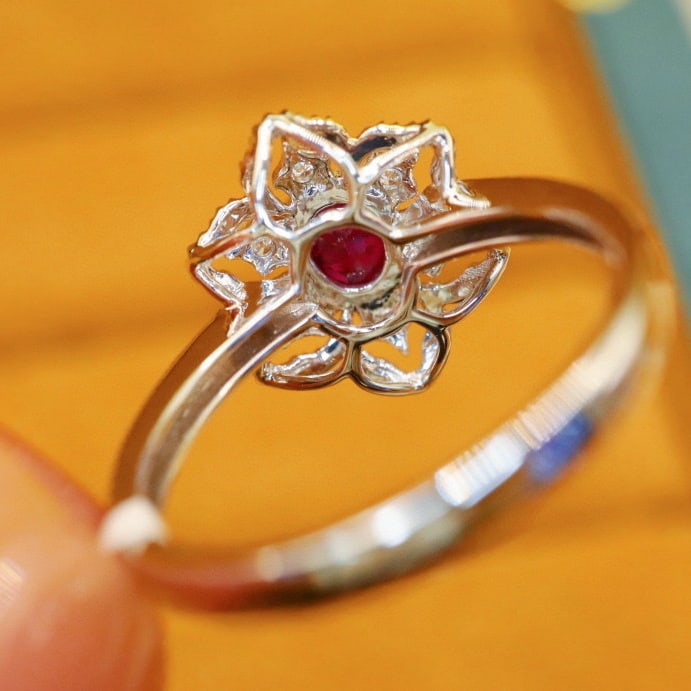 14k Gold 0.48 Ctw Vivid Red Natural Ruby & Diamond Ring - 5