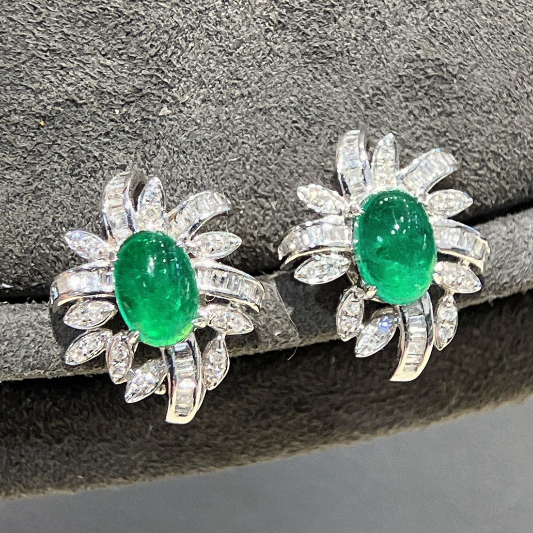 14k Gold 1.2 Ct Vivid Green Natural Emerald & Diamond Earrings - 2
