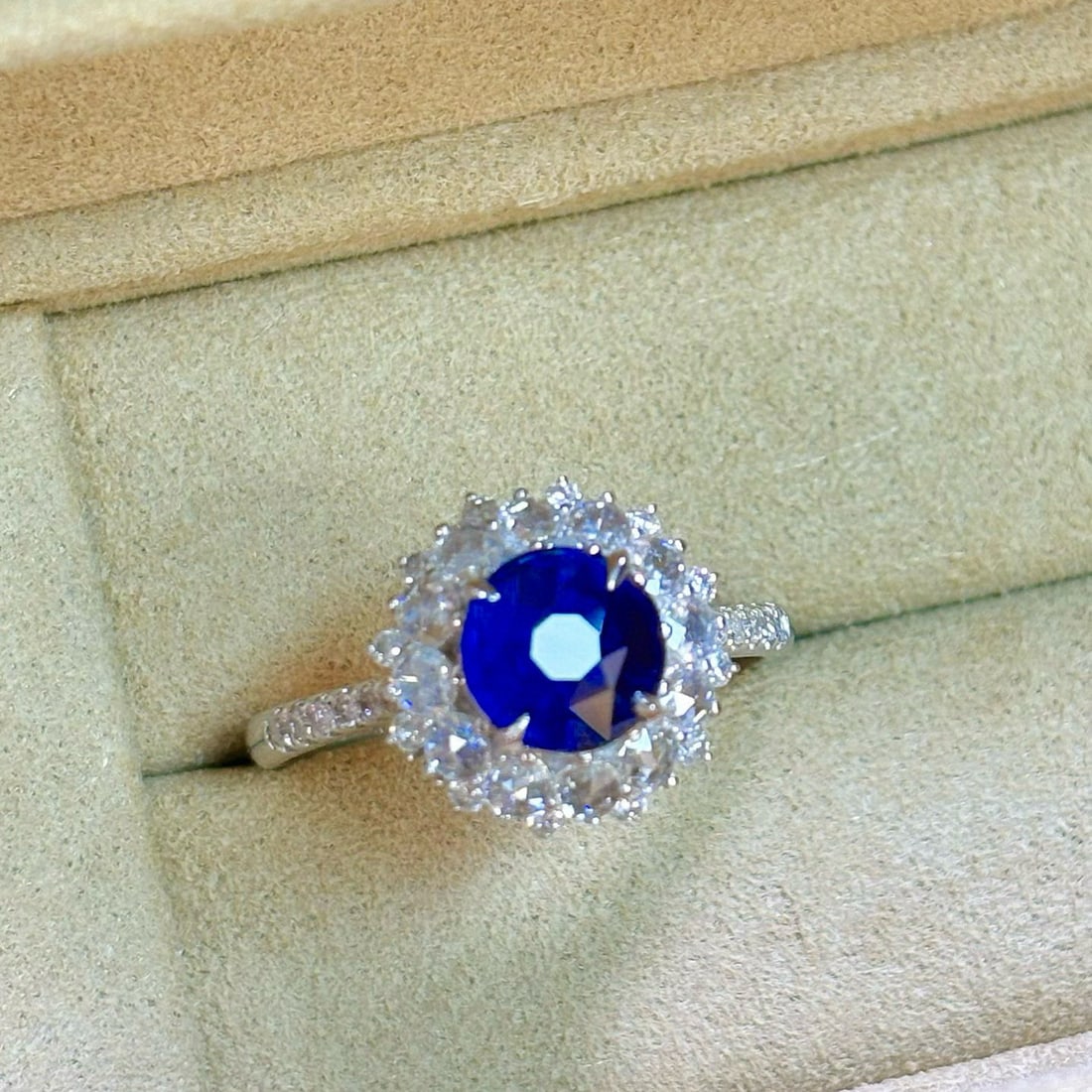 14k Gold 1.67 Ctw Natural Sapphire & Diamond Ring - 4