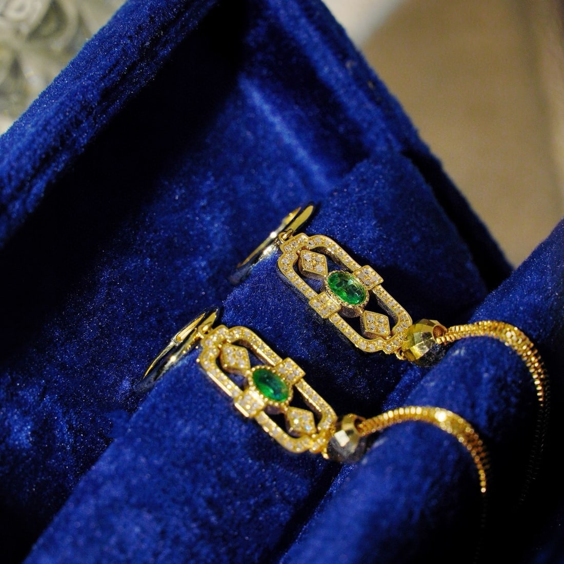 14k Gold 0.76 Ct Vivid Green Natural Emerald & Diamond Earrings - 2