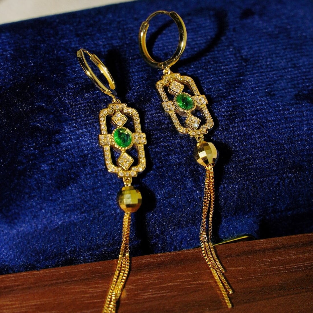 14k Gold 0.76 Ct Vivid Green Natural Emerald & Diamond Earrings - 3