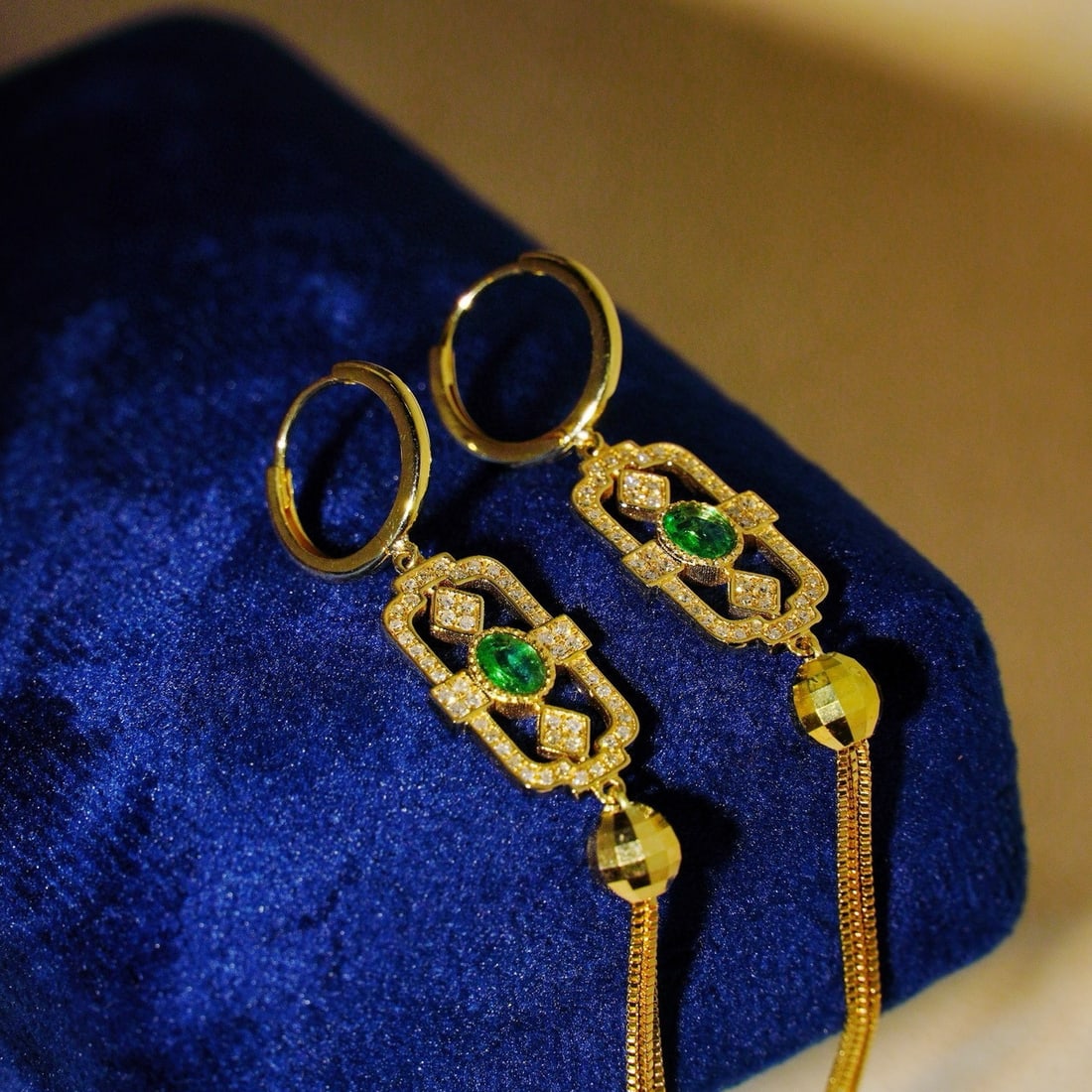 14k Gold 0.76 Ct Vivid Green Natural Emerald & Diamond Earrings - 4