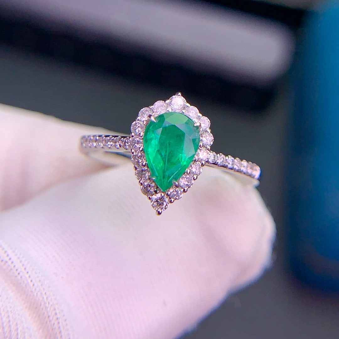 14k Gold 0.56 Ct Natural Emerald & Diamond Ring - 7