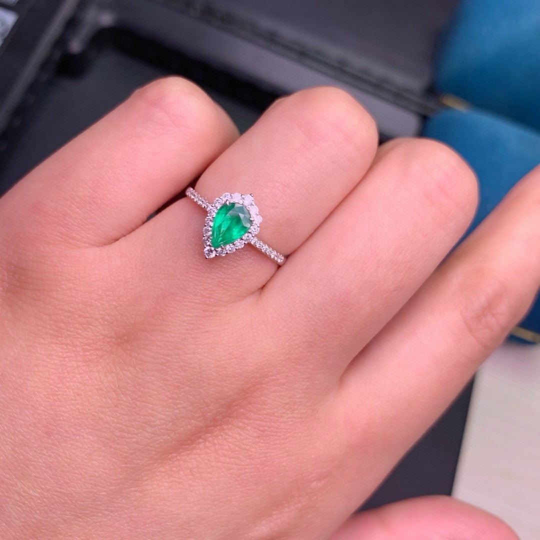 14k Gold 0.56 Ct Natural Emerald & Diamond Ring - 9