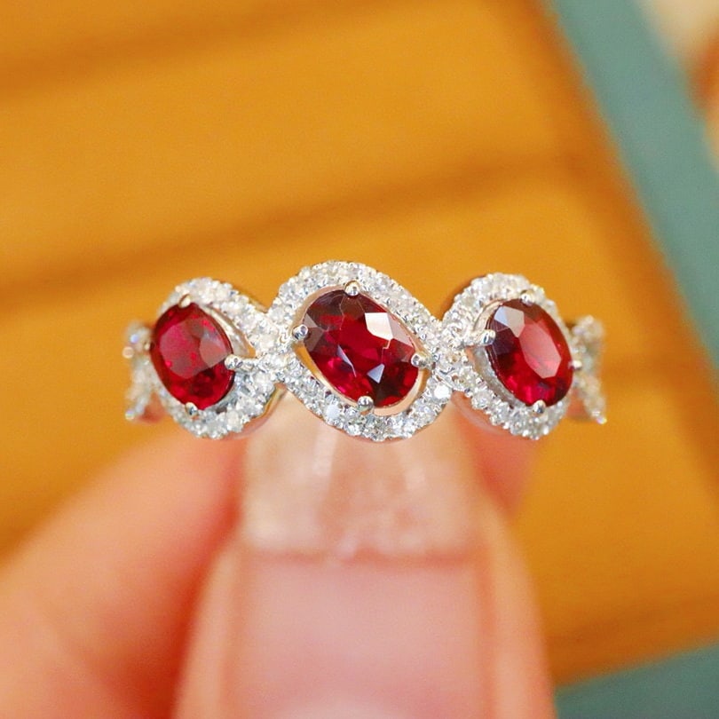 14k Gold 1.12 Ctw Natural Ruby & Diamond Ring: Ref:230940412 // gold content:14k gold // ring size:7. 25us // // main gemstone:ruby // shape:oval // carat weight:0. 87ct // color:pigeonblood red // treatment:natural // // adjacent gemstone 2 : dia