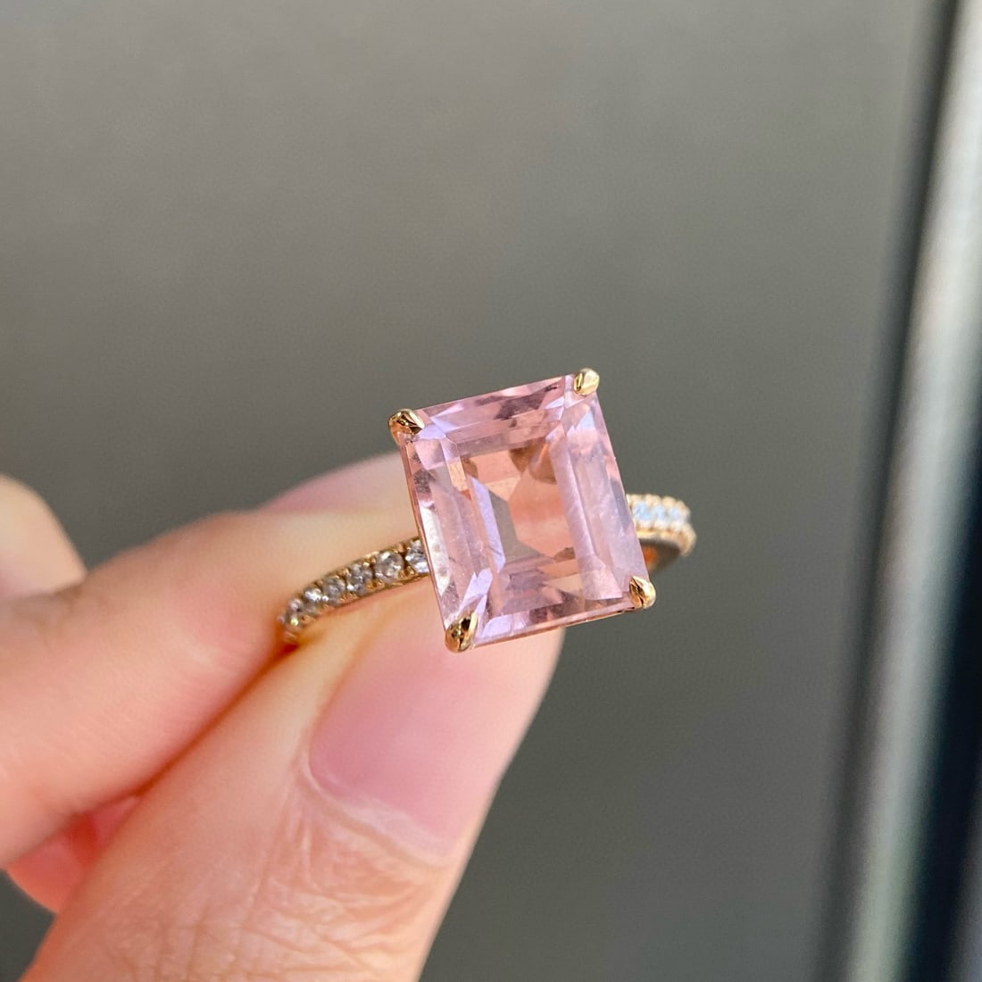 14k Gold 5.51 Ctw Natural Morganite & Diamond Ring: Ref:230940414 // gold content:14k gold // ring size:7. 25us // // main gemstone:morganite // shape:octagonal // carat weight:5. 18ct // color:pink // treatment:natural // // adjacent gemstone 2 :