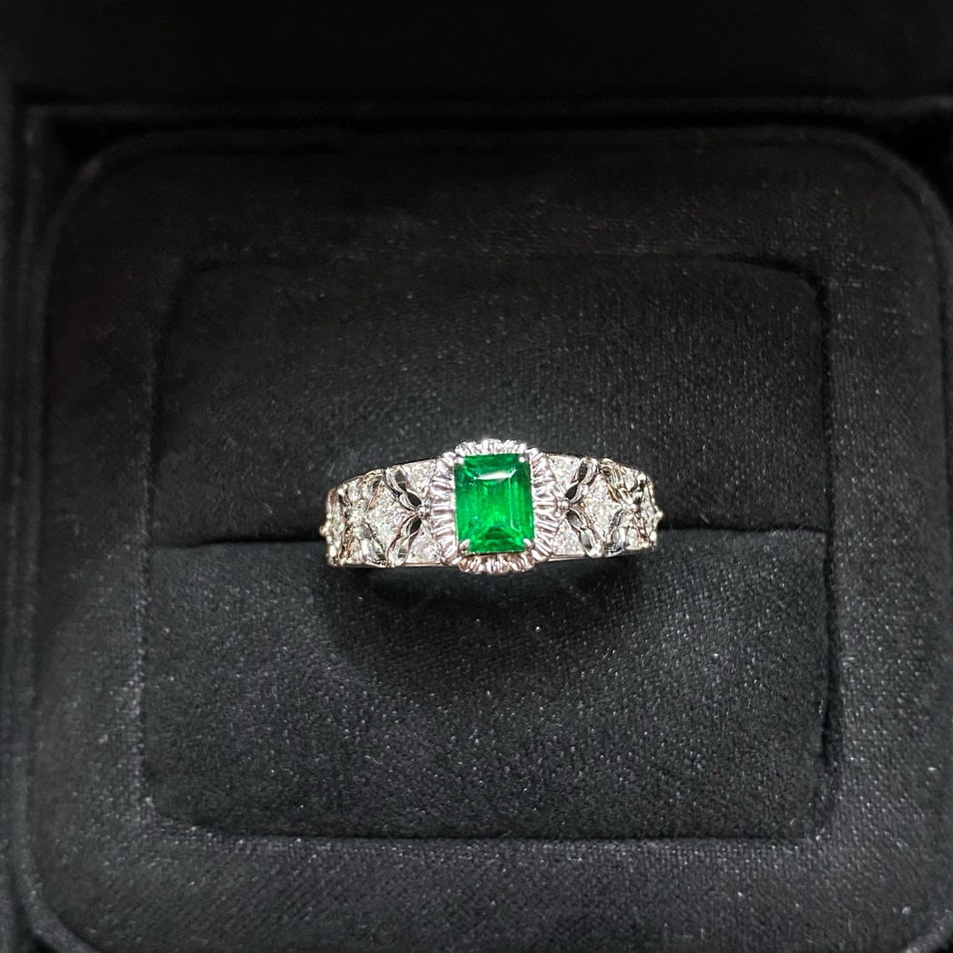 14k Gold 0.72 Ctw Vivid Green Natural Emerald & Diamond Ring: Ref:230940417 // gold content:14k gold // ring size:7. 25us // // main gemstone:emerald // shape:octagonal // carat weight:0. 58ct // color:vivid green // treatment:natural // // adjacent gemstone