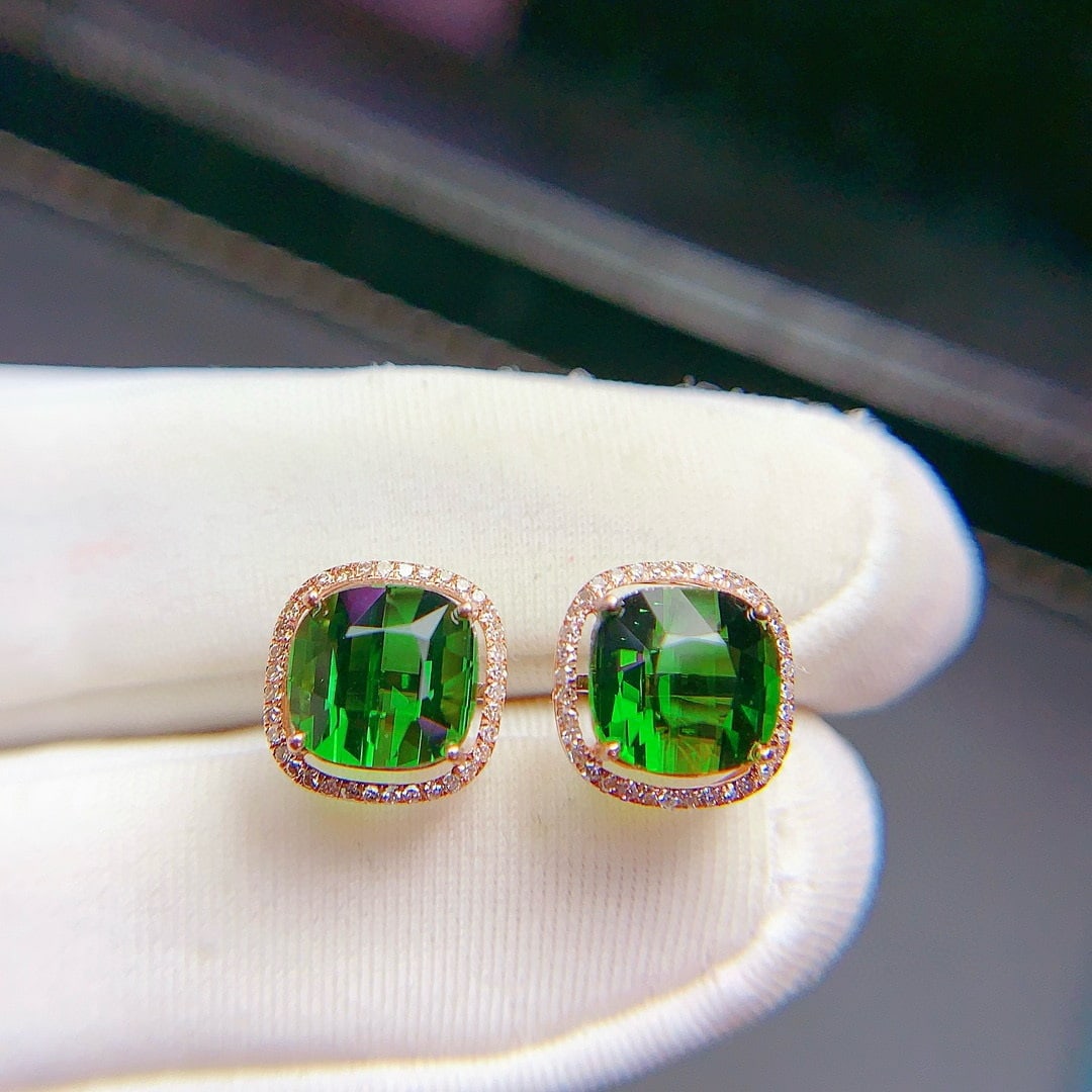 14k Gold 4.1 Ct Natural Tourmaline & Diamond Earrings: Ref:230940431 // gold content:14k gold // main gemstone:tourmaline // shape:cushion // carat weight:4. 1ct // color:green // treatment:natural // // adjacent gemstone 2 : diamond // shape:cushion