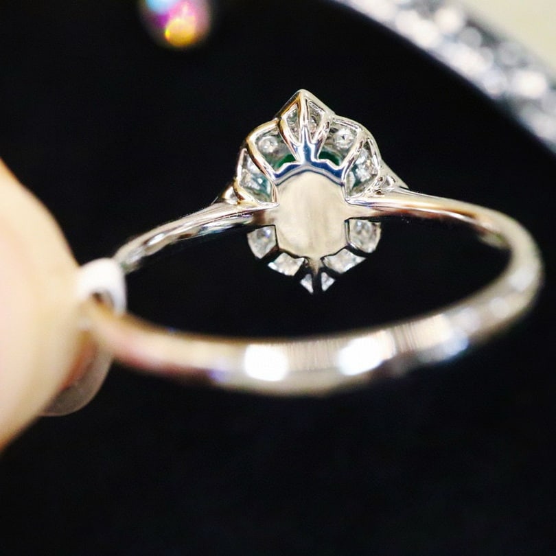 14k Gold 0.72 Ctw Vivid Green Natural Emerald & Diamond Ring - 4