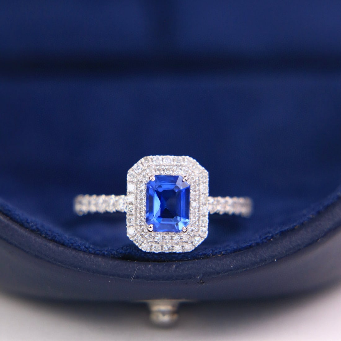 14k Gold 1.55 Ctw Natural Sapphire & Diamond Ring: Ref:230940446 // gold content:14k gold // ring size:7. 25us // // main gemstone:sapphire // shape:octagonal // carat weight:1. 17ct // color:cornflower blue // treatment:natural // // adjacent