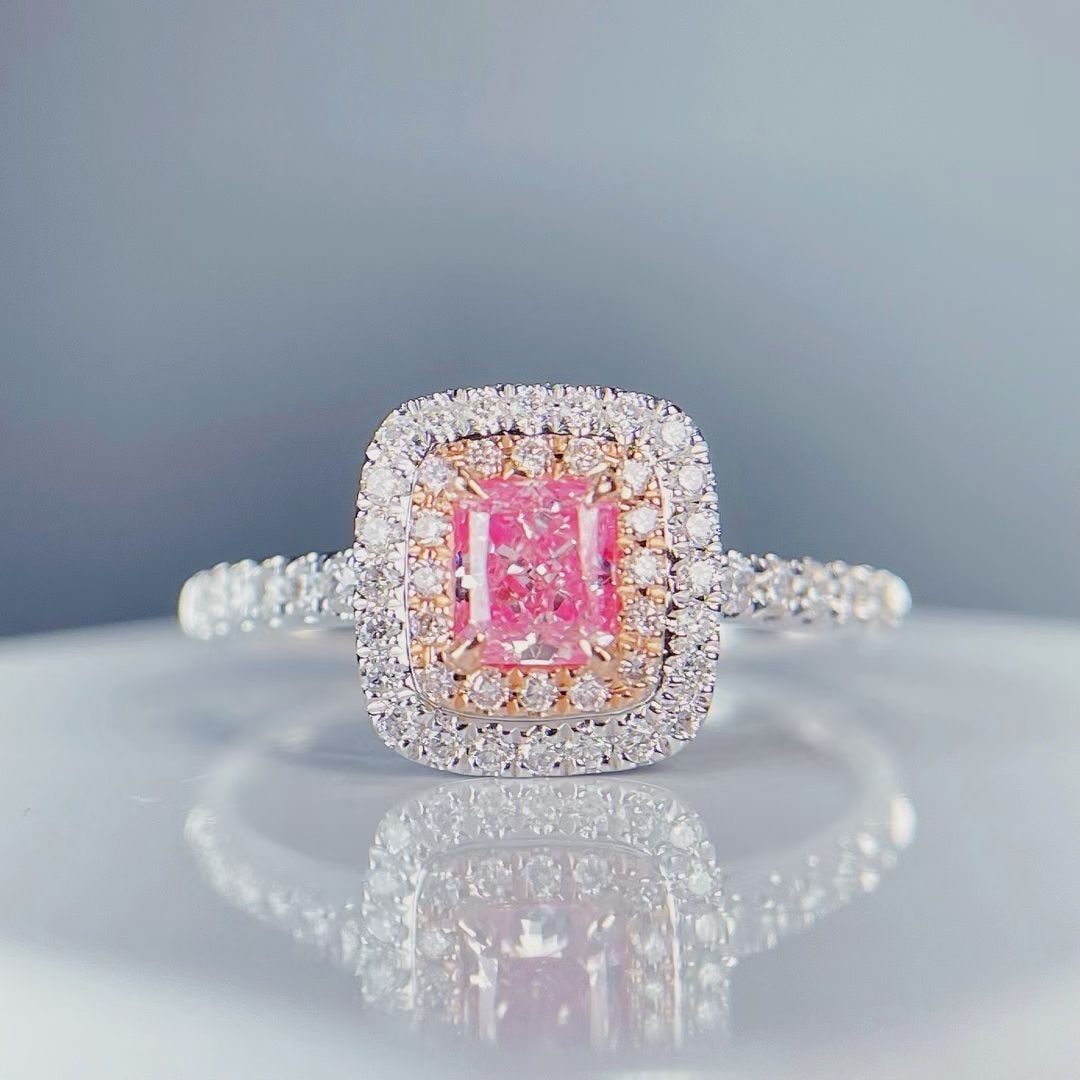 14k Gold 0.56 Ctw Natural Pink Diamond & Diamond Ring: Ref:230937001 // gold content:14k gold // ring size:7. 25us // // main gemstone:pink diamond // shape:cushion // carat weight:0. 27ct // color:pink // treatment:natural // // adjacent gemstone 2 : dia